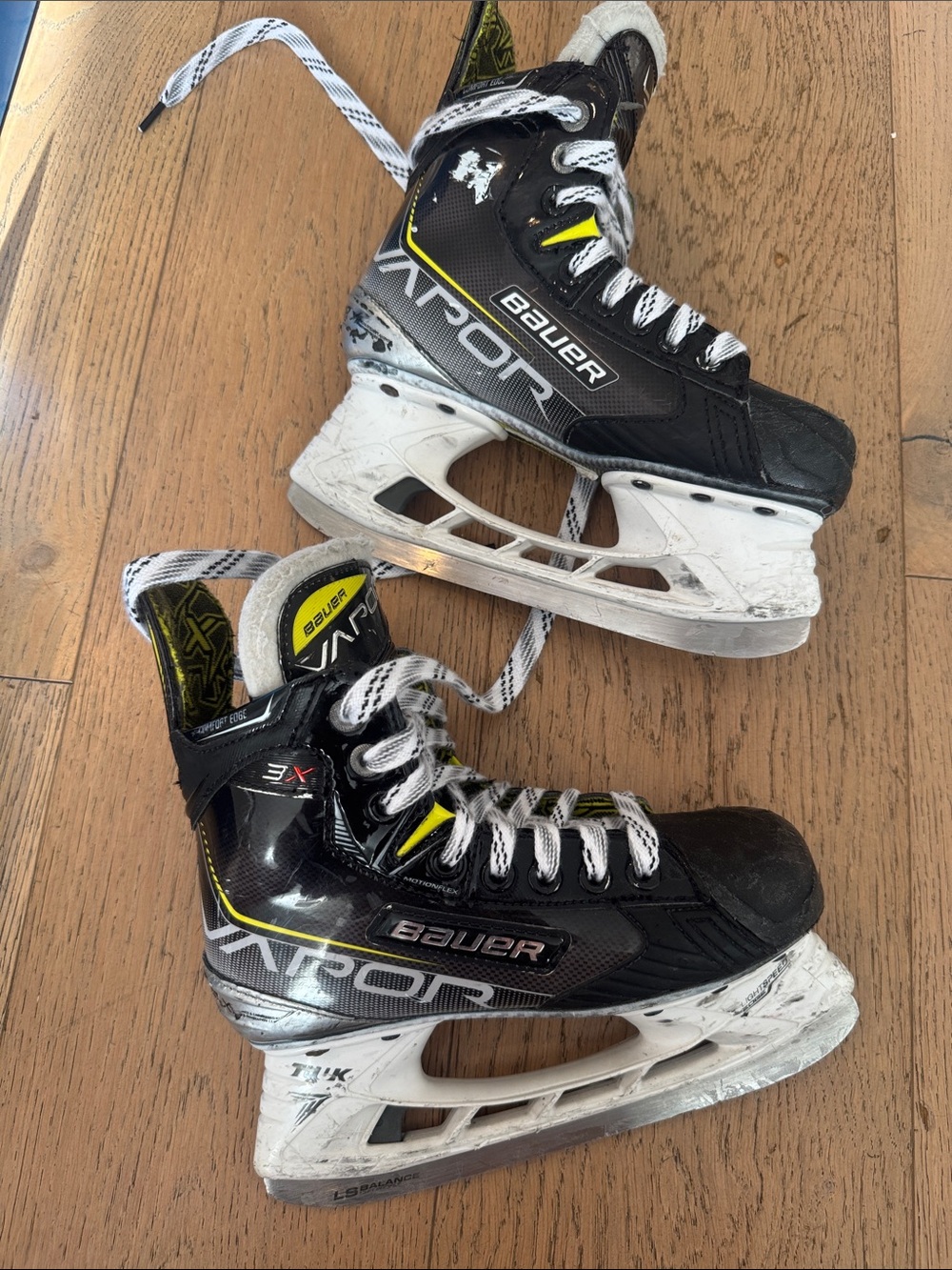 Bauer Vapor 3X ice hockey skates size 2